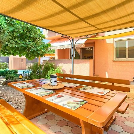 Apartman Bor Krk 크르크 외부 사진